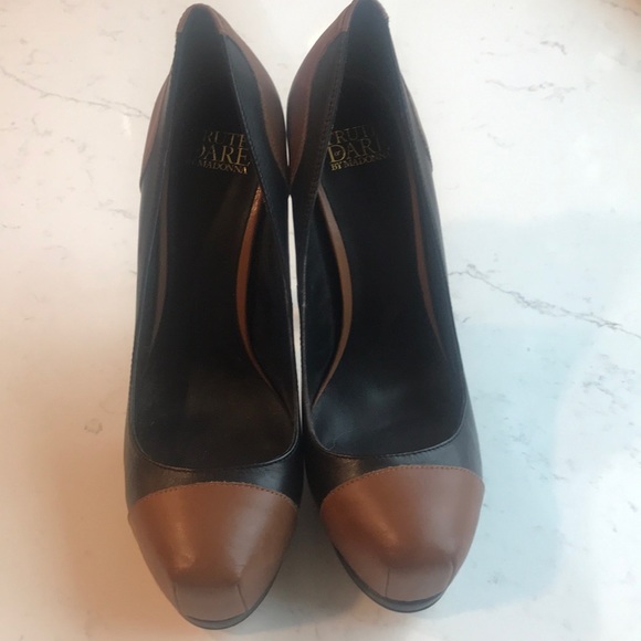 BN Truth or Dare by Madonna Rochelle Platform Pump - Picture 2 of 4